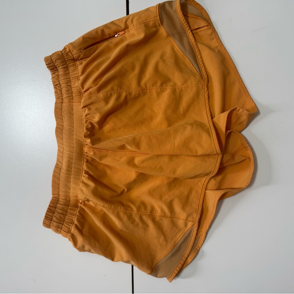 Lululemon hotty hot sz 4 LR light orange